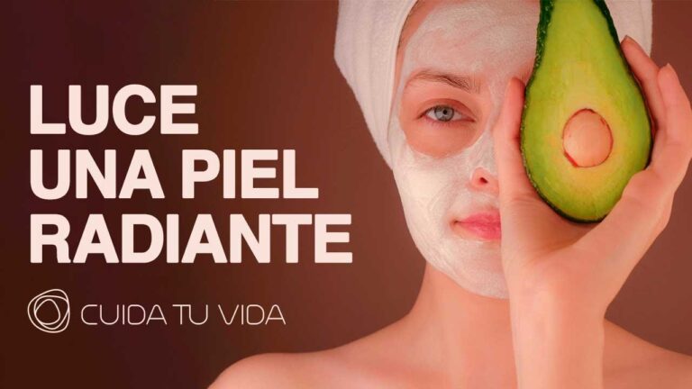 Rutina facial con mascarillas rejuvenecedoras